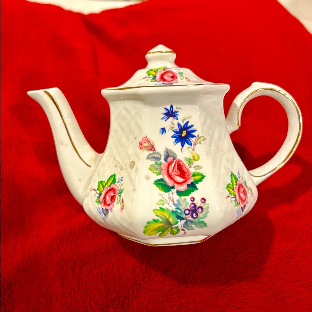 Vintage WINDSOR - White Teapot with Floral Pattern - Octagon Shape - England